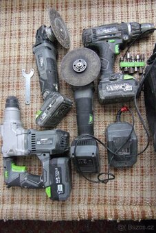 Sestava nářadí s brašnou - 2