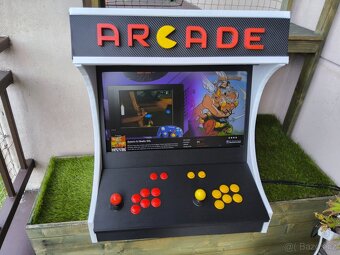 Herní arcade automat - 2
