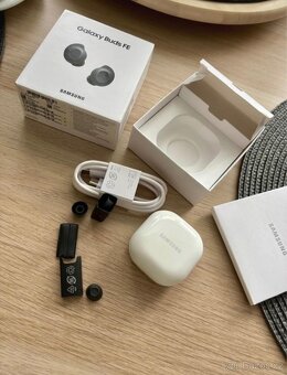 Sluchátka Galaxy Buds FE Samsung - 2