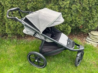 Nabízím kočárek Thule Urban Glide 2 s hlubokou korbičkou - 2