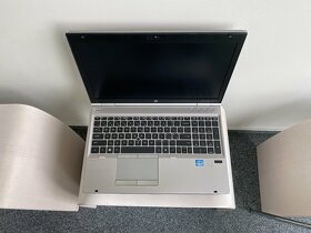 HP EliteBook 8560p - 2