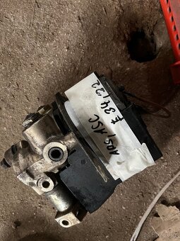 Brzdové válce a Abs jednotky bmw e32,34 - 2