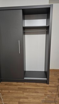 Šatní skříň - 2