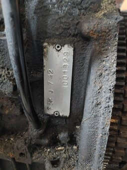 Motor Renault 2.0i 83kw - 2