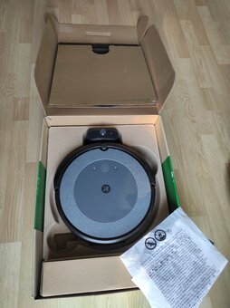 Robotický vysavač iRobot Roomba Combo i5 - 2