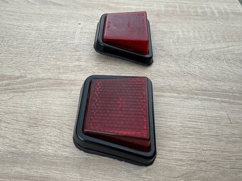 Volha Gaz 24, zadní odrazky , originál nové - 2