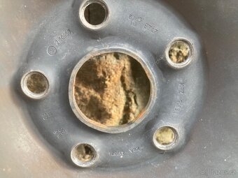 Ocelový disk 15” s pneu Škoda Octavia - 2