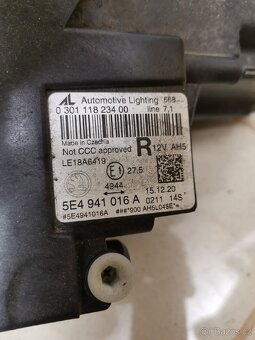 Prave svetlo Octavia 4- 5E4.941..016 A - 2