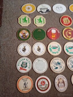 Pivní tácky 33 kusů - 2