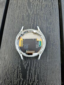 LCD Samsung Galaxy Watch 4 44mm bílá - 2