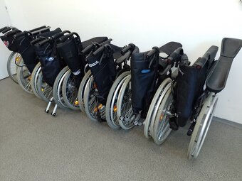 Skládací mechanický invalidní vozík se ZÁRUKOU - 2