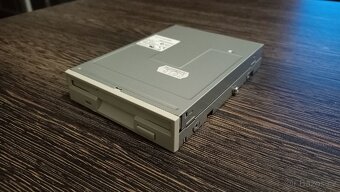 Interní disketová mechanika Sony - 2