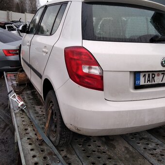nd z škoda fabia 2 1.2tsi 63kw stříbrná modrá červená bílá - 2