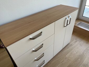 Komoda ve výborném stavu - 2