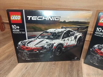 LEGO Technic 42096: Porsche 911 RSR - 2