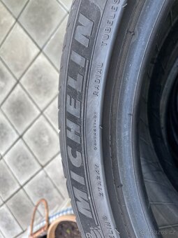 Letní pneu 235/40/18 - 2