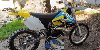 Suzuki RM 1999 V top stavu po renovaci - 2