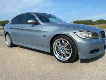 BMW E90 325i 2006 - 2