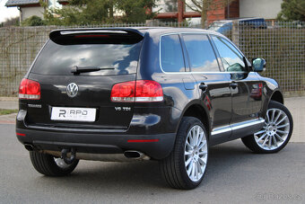 Volkswagen Touareg 3.0 TDI V6 / KAMERA / TAŽNÉ - 2