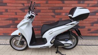 Honda SH 350i Nový skútr 920Km - 2