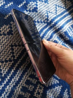 Samsung Galaxy Z Flip5 512 GB – jako nový 💜 - 2