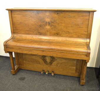 Pianino jako hrající dekorace, - 2
