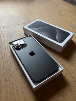 Apple iPhone 15 Pro Max 256GB černý - 2
