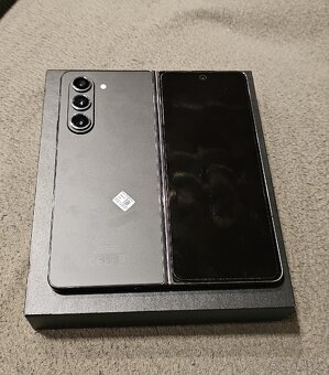 Samsung Galaxy Z Fold5 12GB/256GB v záruce přímo Samsung - 2