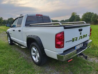 DODGE RAM 1500 Bighorn V8 HEMI 5,7 - 2