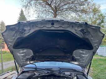 W 211 predni originalni kapota - 2