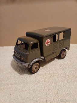 Tatra 805. Omnia. Staré hračky. - 2