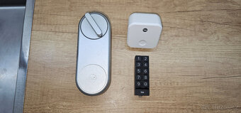 Chytrý dveřní zámek YALE Linus+Klávesnice+Wi-Fi Bridge - 2