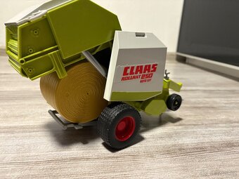 Bruder balíkovačka s balíky - 2