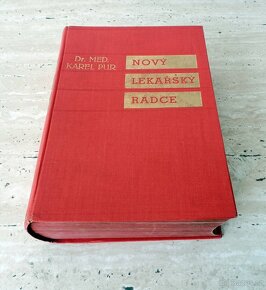 Nový lékařský rádce, starožitná lékařská kniha ze 20. let - 2