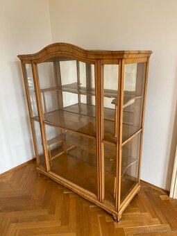 starožitná vitrína - 2