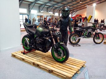 Kawasaki ZXR750 - 2