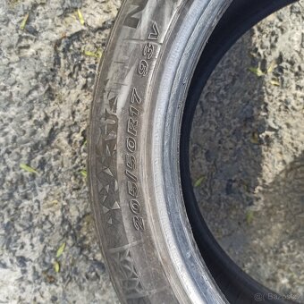 Zimní pneu 205/50 R17 - 2