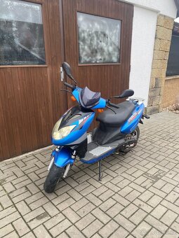 Čína skůtr - 2