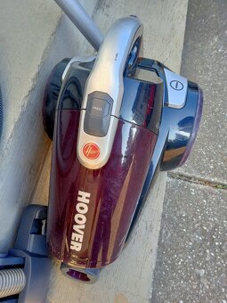 Bezsáčkový vysavač Hoover Reactiv, model RC 16011 - 2