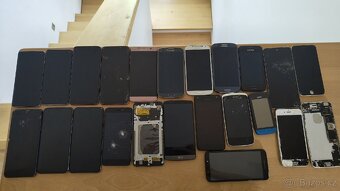 Mix mobilních telefonů (23 telefonů) - 2