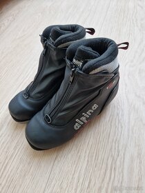 Boty na běžky zn.Alpina vel.34 - 2