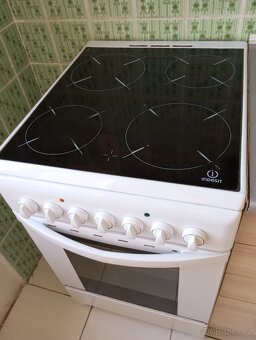 Prodám 2 elektrické sporáky á-500Kč - 2