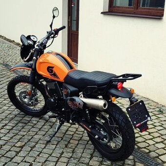 SWM - SIX6 500 Traveler - PŘEDVÁDĚCÍ MOTOCYKL - 2