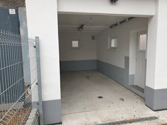 Garáž s pozemkem pronájem, el.brána a vrata, 220V - 2