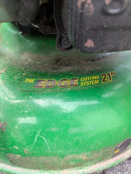 Prodám sekačku JON DEERE - 2