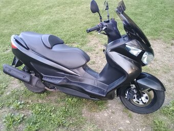 Suzuki Burgman 125 executiv - 2
