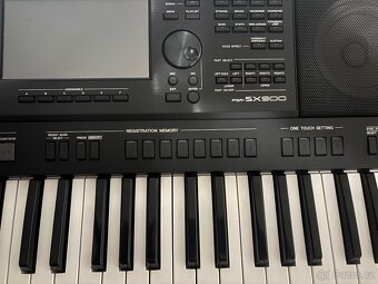 Yamaha PSR - SX900 - 2