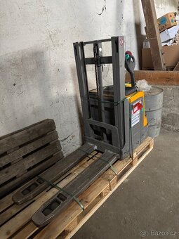 Ručně vedený vysokozdvižný JUNGHEINRICH EJC214 - AKU - 2