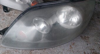 Volkswagen Golf Plus - Přední Světlomet L + P - 2