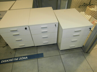Skříňka se zásuvkami na kolečkách, kontejner od 500 kč - 2